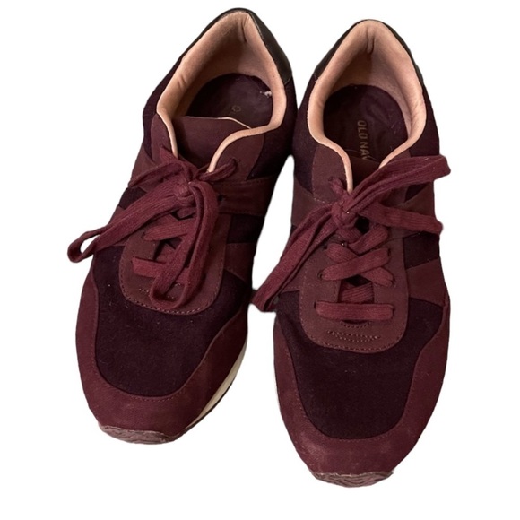 Crimson sneakers, very comfy, good gently used condition. Size 9. - Picture 1 of 9